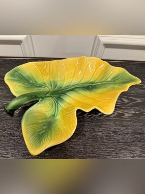 Hull Pottery Large Leaf Ceramic Dish Yellow Green Ombre Vintage MCM